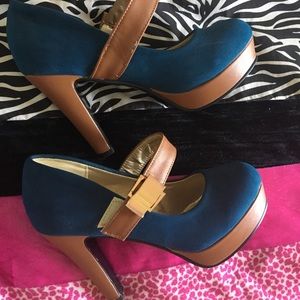 Navy Blue and Mocha hot pumps❤️